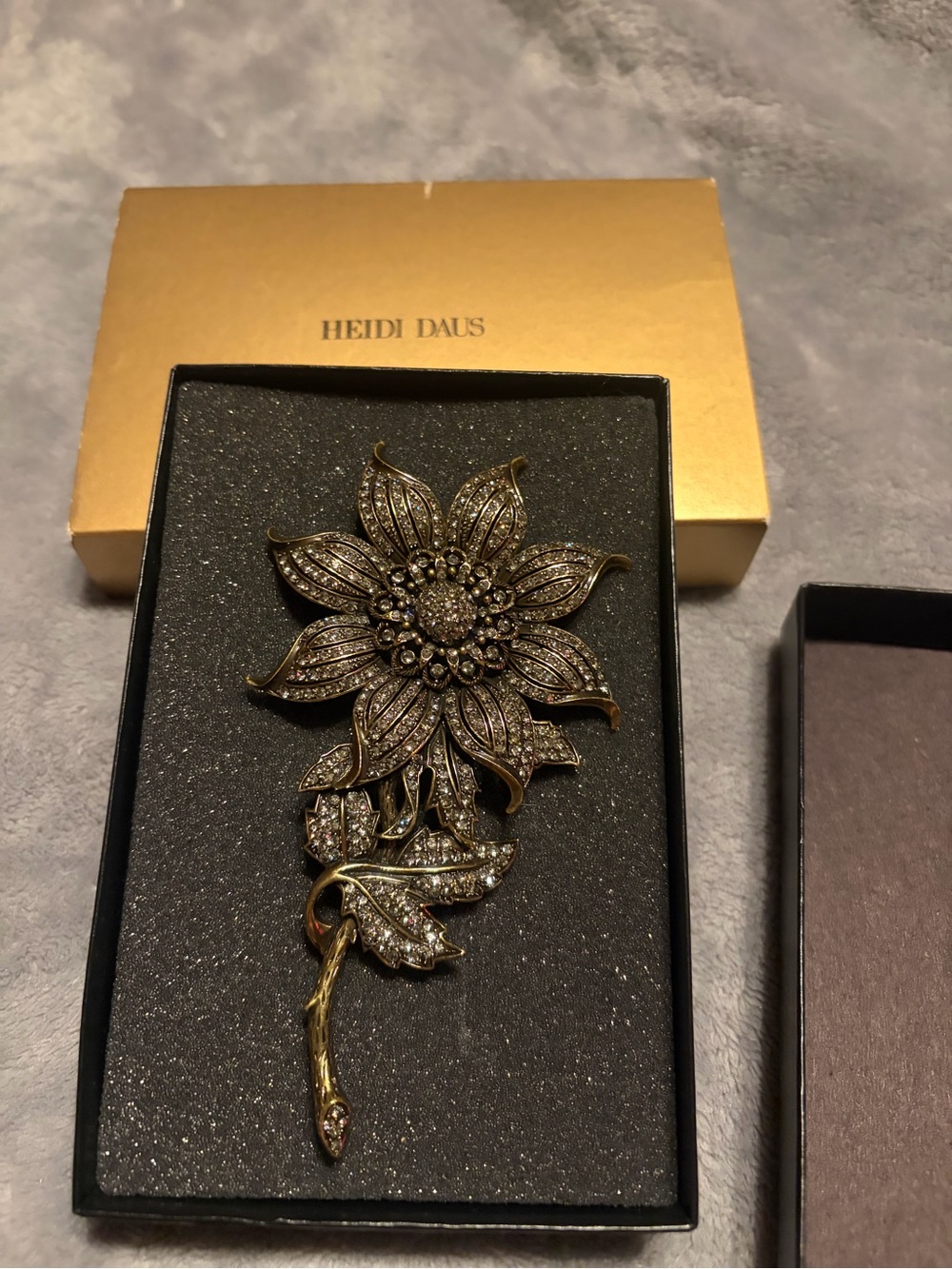 Heidi Daus Crystal Sunflower Brooch Pin w/ Original Box & Warranty Card
